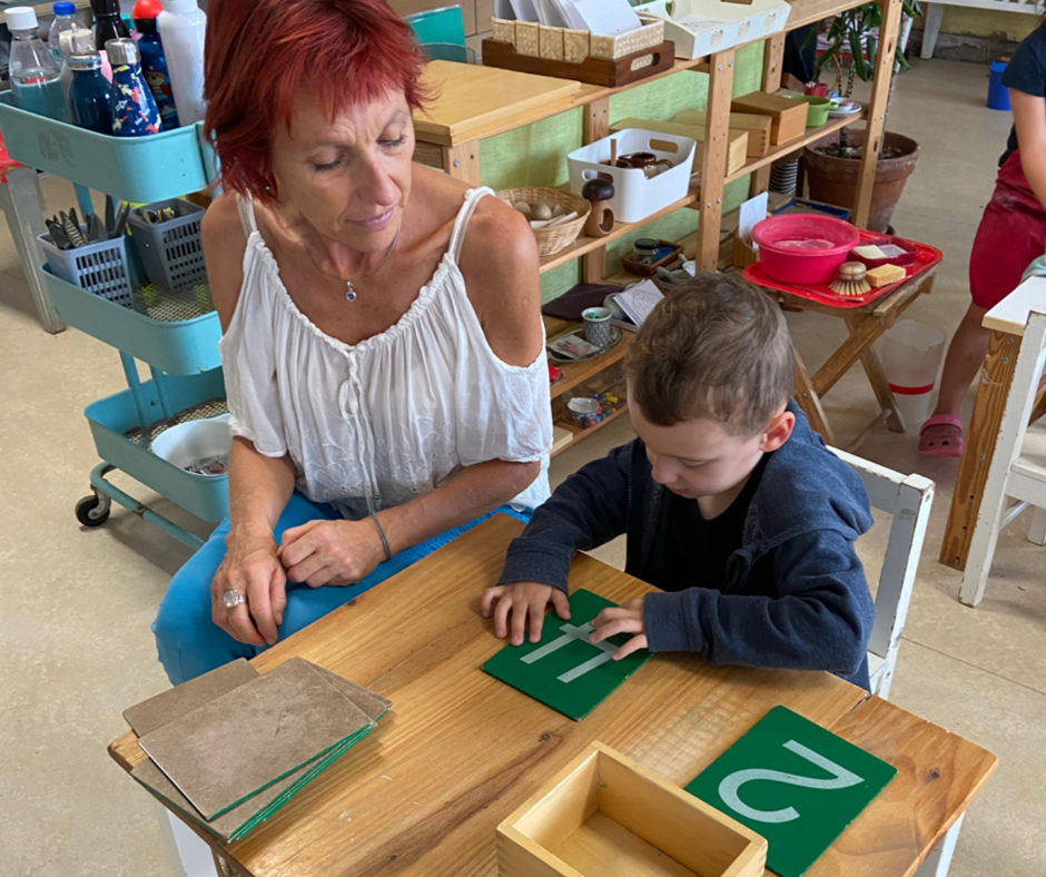 Comment choisir le meuble d'activité Montessori idéal pour votre enfant ? • Meuble  Montessori