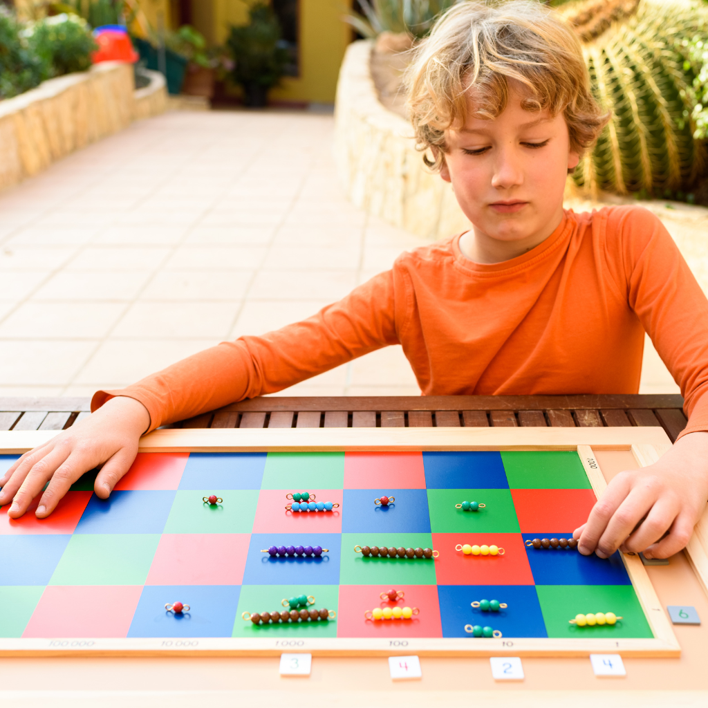 enfant table des mathématiques